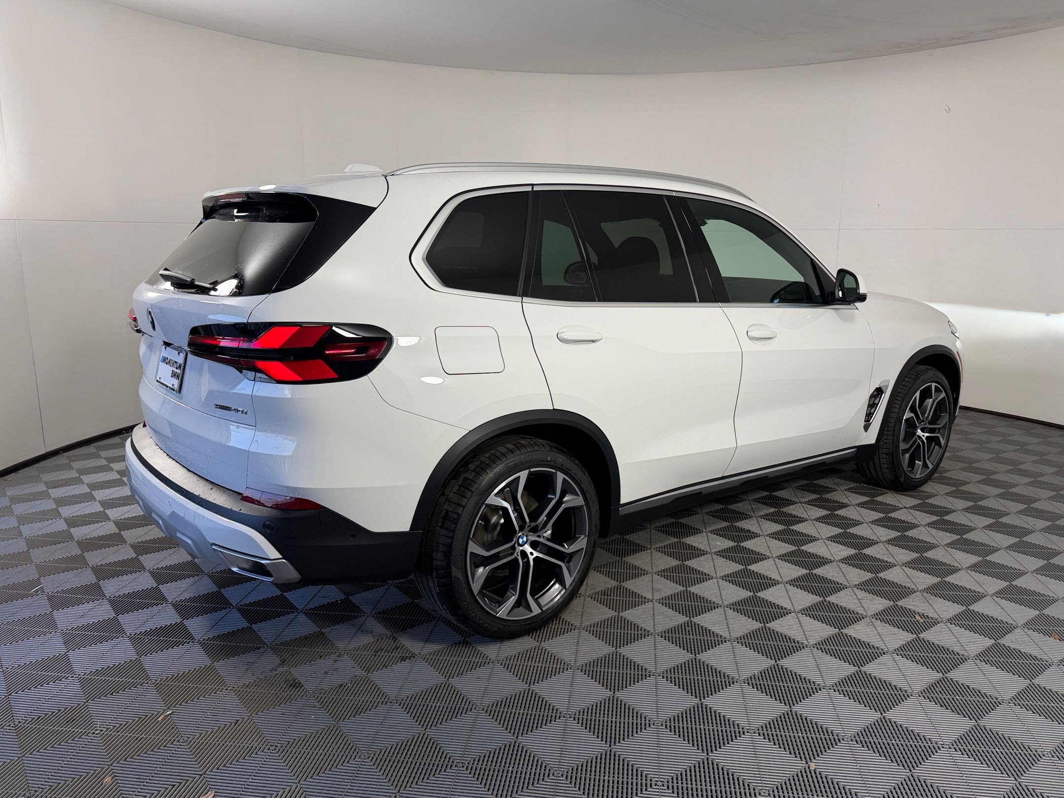 New 2026 BMW X5 sDrive40i w/ Premium Package RWD image 9
