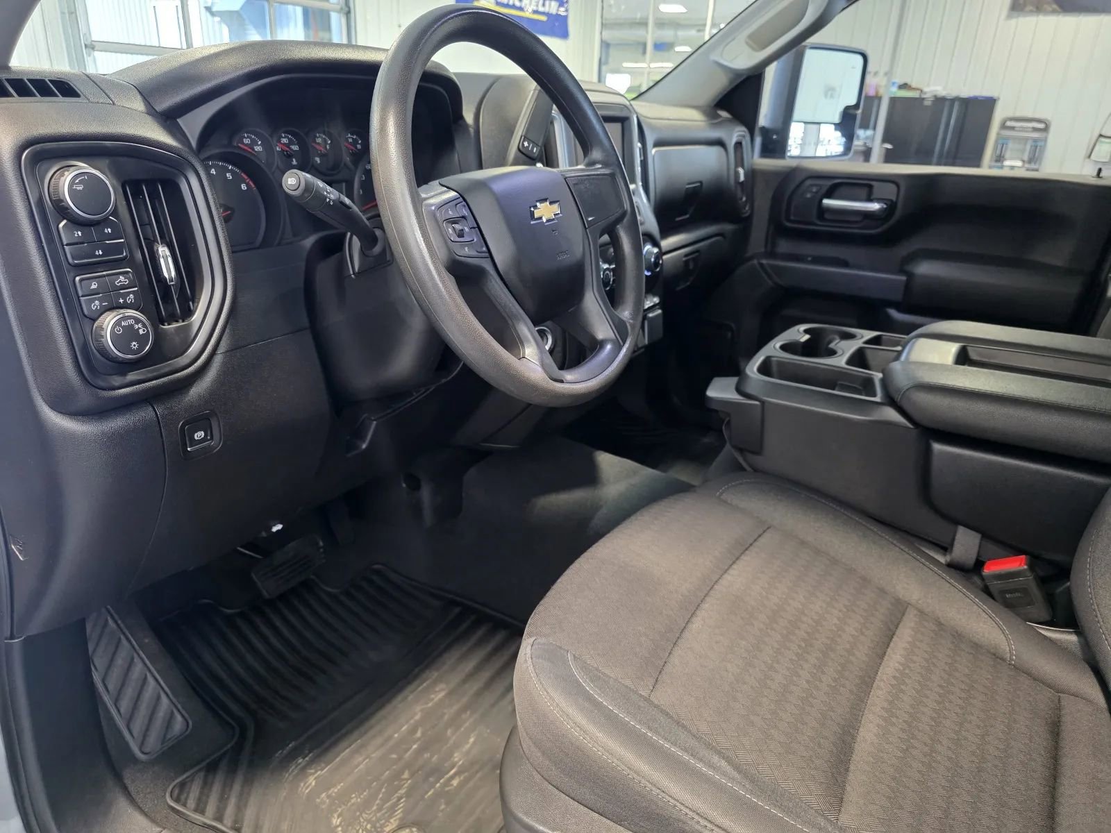 Used 2025 Chevrolet Silverado 2500 Custom w/ Custom Value Package AWD/4WD image 9