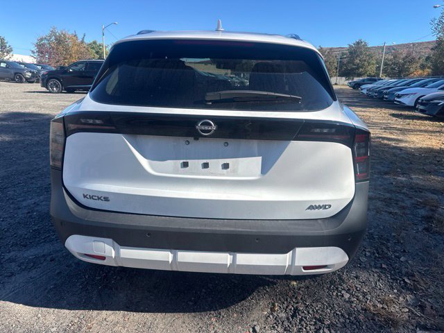 Certified 2025 Nissan Kicks SV w/ SV Premium Package AWD/4WD image 7