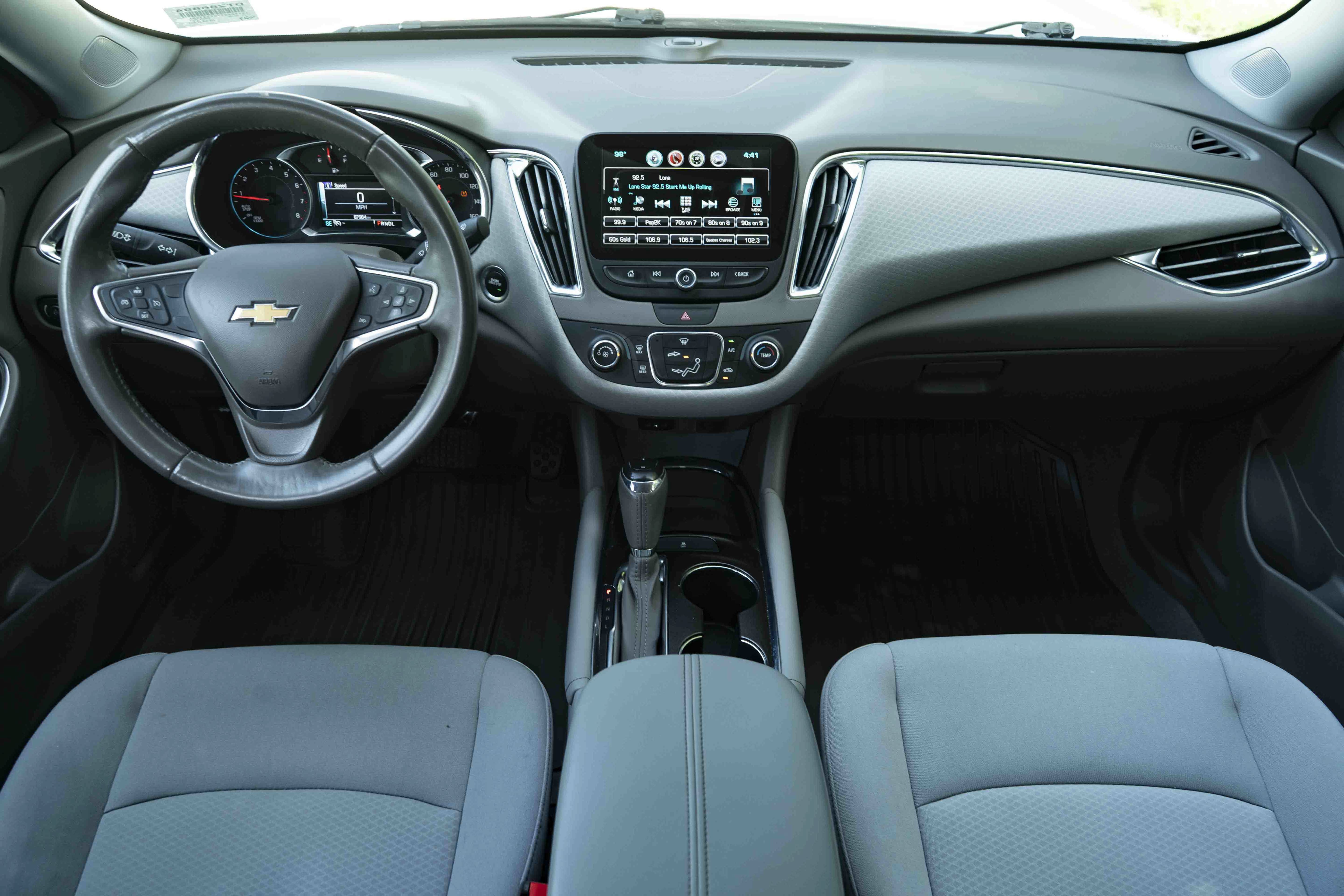 Used 2017 Chevrolet Malibu LT FWD image 26