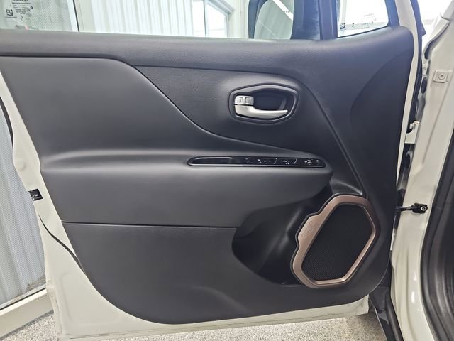 Used 2023 Jeep Renegade Latitude AWD/4WD image 10