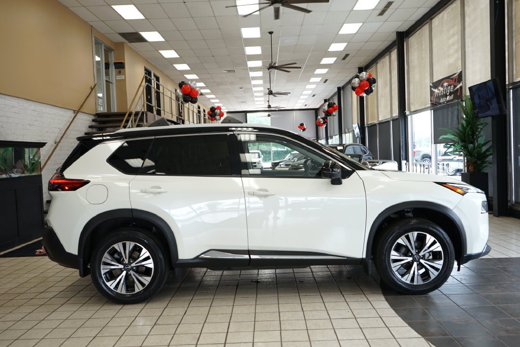 Used 2023 Nissan Rogue SL AWD/4WD image 17