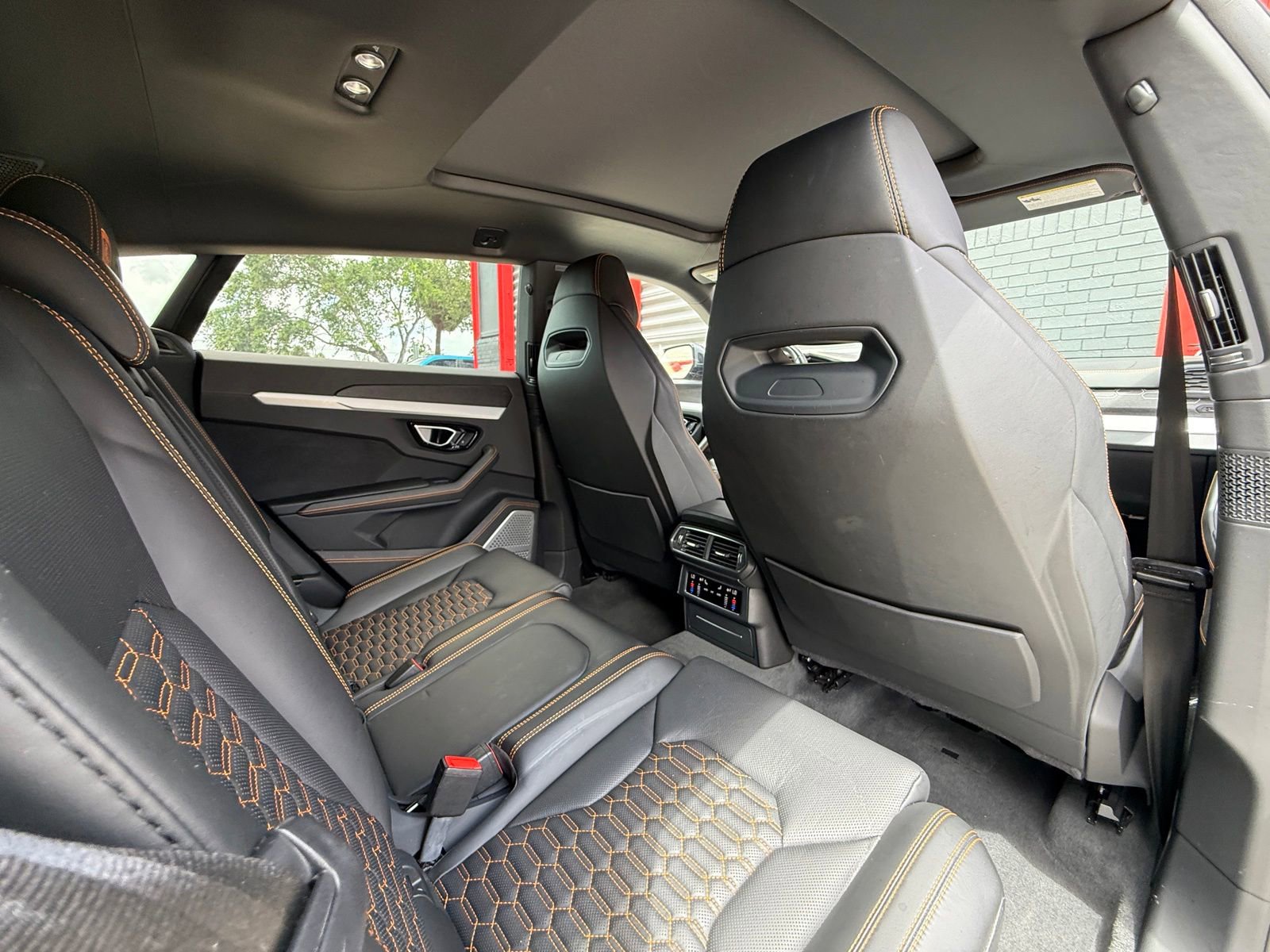 Used 2020 Lamborghini Urus image 18