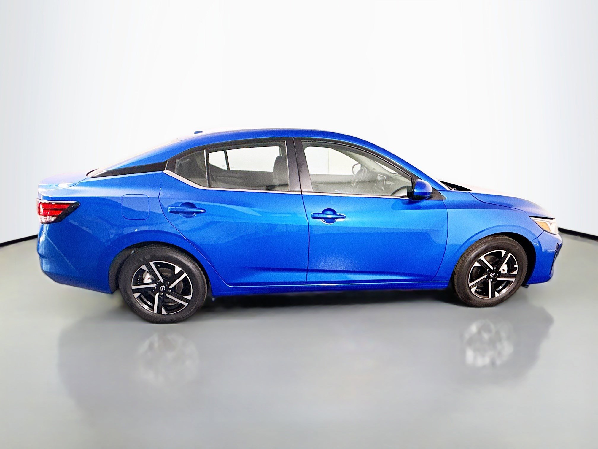 Used 2025 Nissan Sentra SV image 11