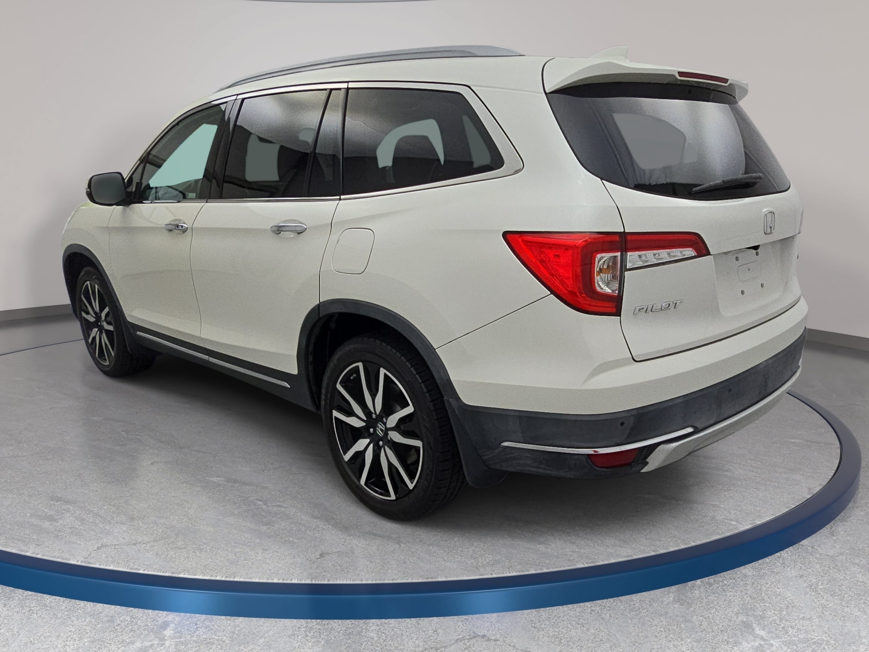 Used 2019 Honda Pilot Touring image 7