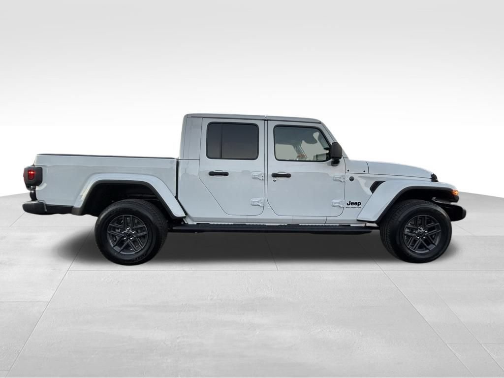 New 2026 Jeep Gladiator Sport AWD/4WD image 17