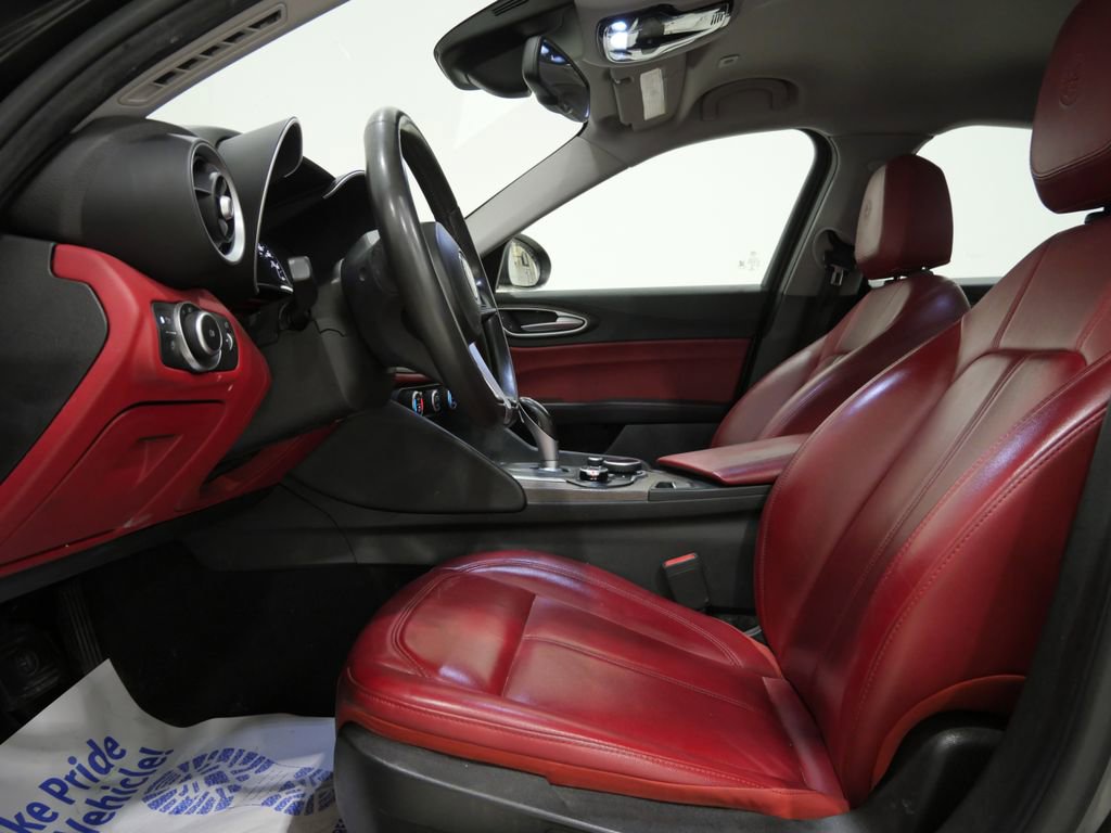 Used 2019 Alfa Romeo Giulia Ti AWD/4WD image 12
