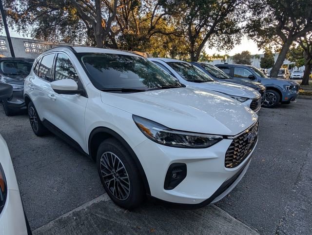 New 2025 Ford Escape SE w/ PHEV Premium Package image 2