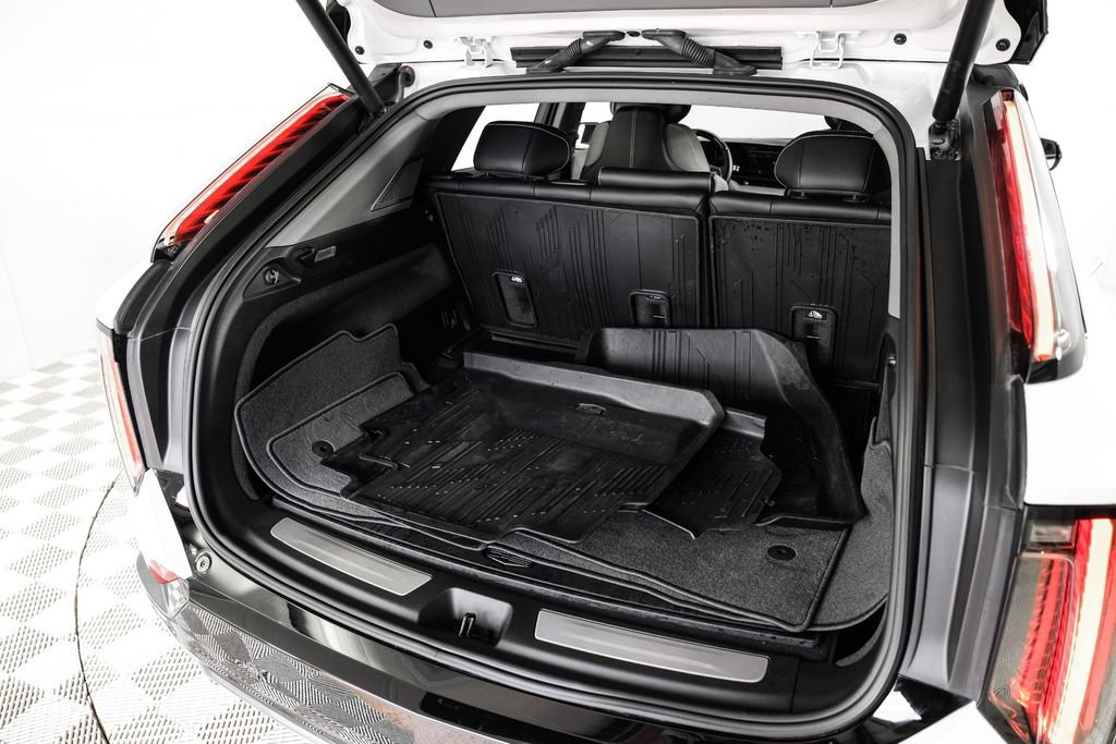 Used 2025 Cadillac Optiq Sport 1 w/ LPO, Floor Liner Package image 50