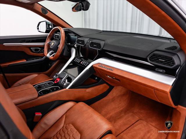 Used 2021 Lamborghini Urus AWD/4WD image 41