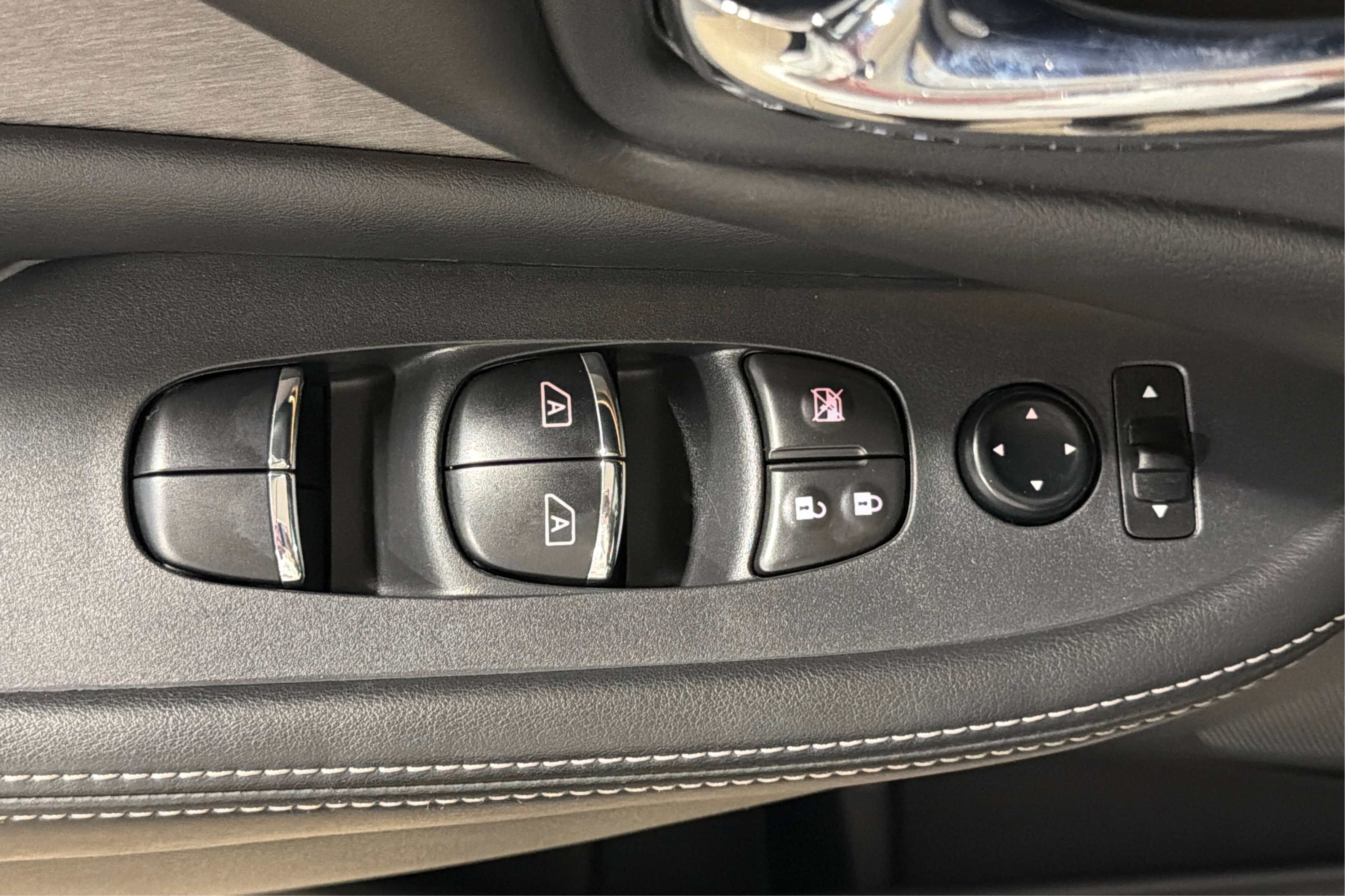 Used 2023 Nissan Murano SL AWD/4WD image 17