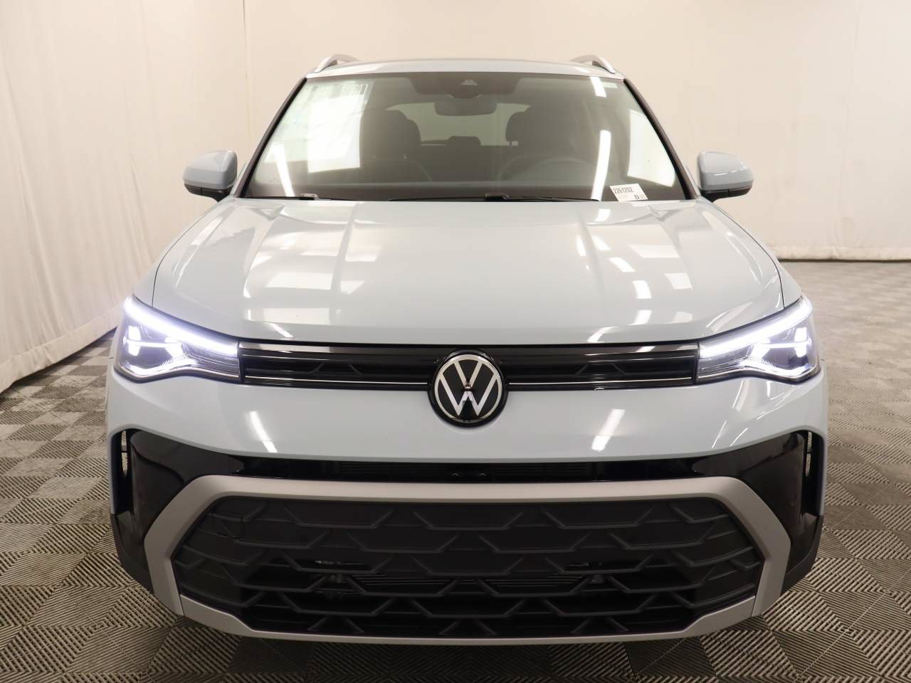 New 2026 Volkswagen Taos SE FWD image 4