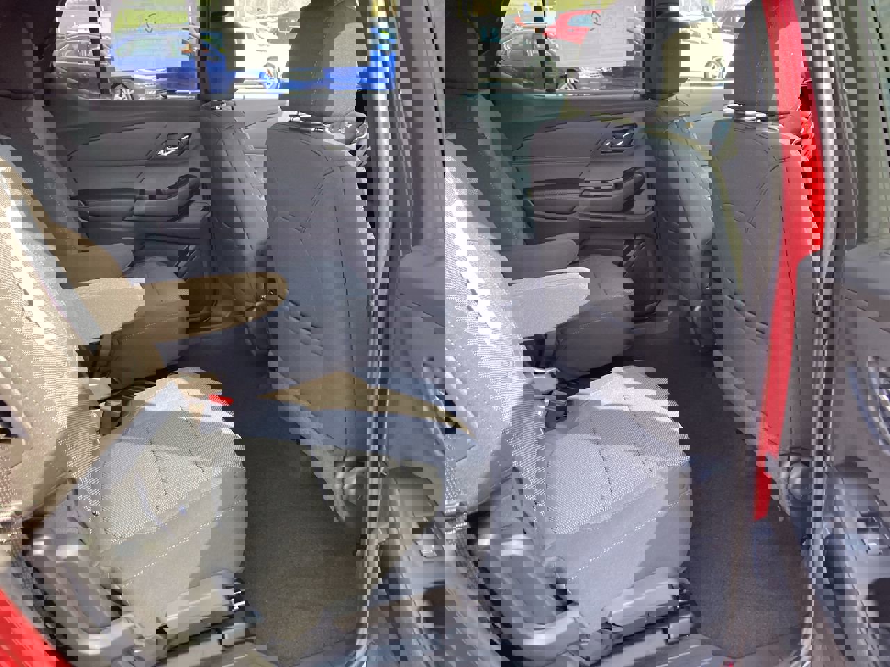 Used 2023 Chevrolet Traverse LT image 17