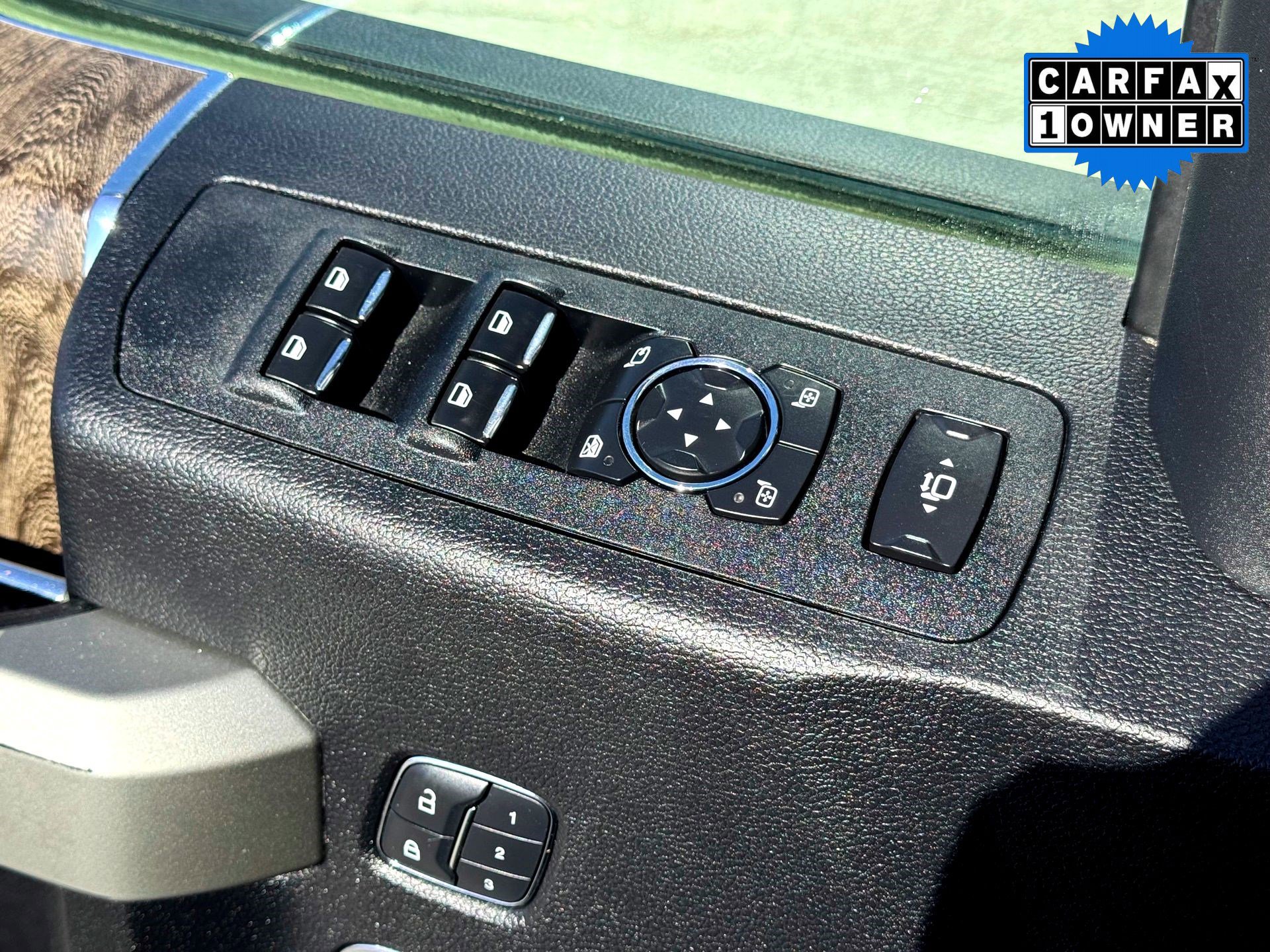 Used 2017 Ford F350 Lariat w/ Lariat Ultimate Package image 16