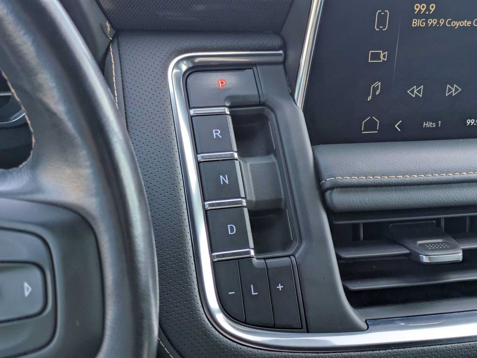 Used 2022 GMC Yukon AT4 AWD/4WD image 31