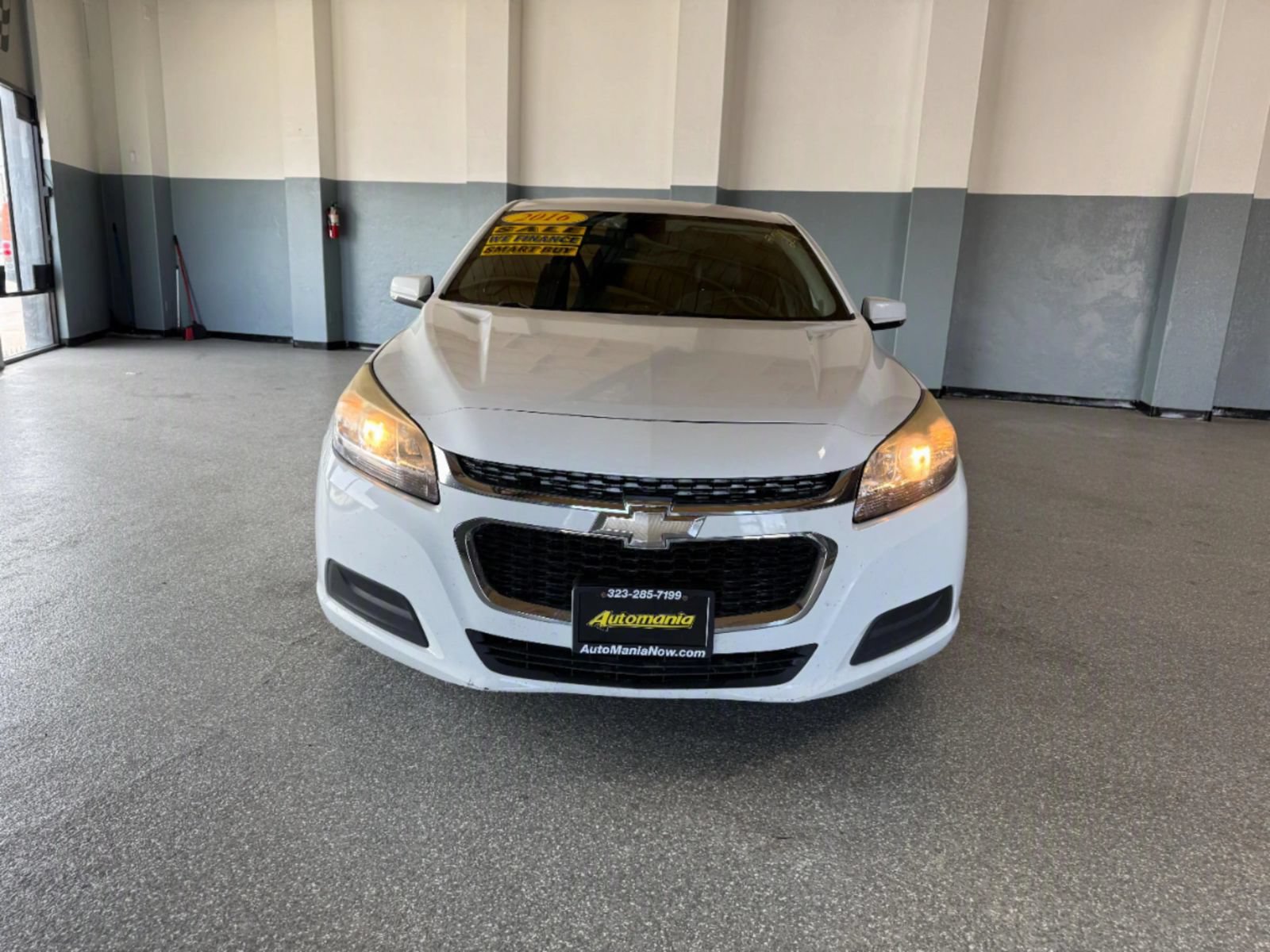 Used 2016 Chevrolet Malibu LT FWD image 2