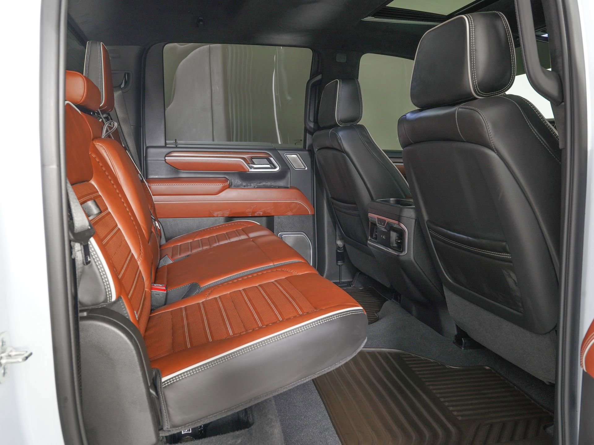 Used 2026 GMC Sierra 3500 Denali Ultimate AWD/4WD image 10