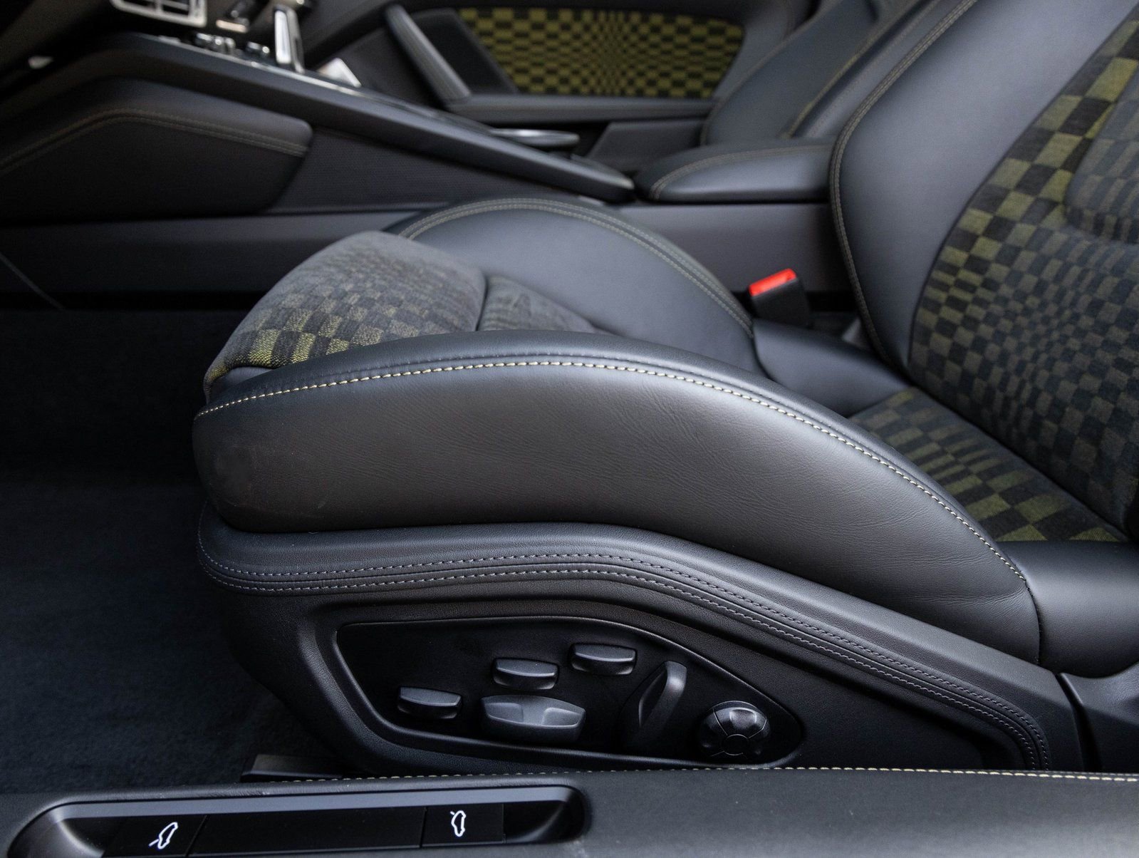 Certified 2026 Porsche 911 GTS image 24