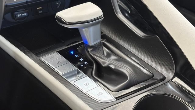 Used 2025 Hyundai Elantra Limited FWD image 37