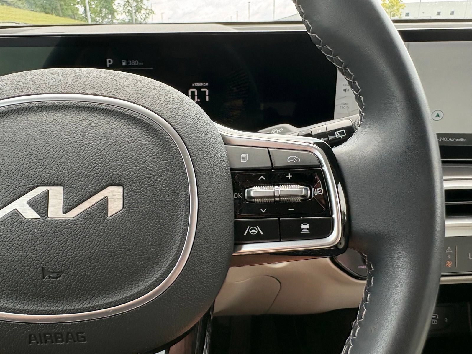 Used 2025 Kia Sorento S FWD image 15