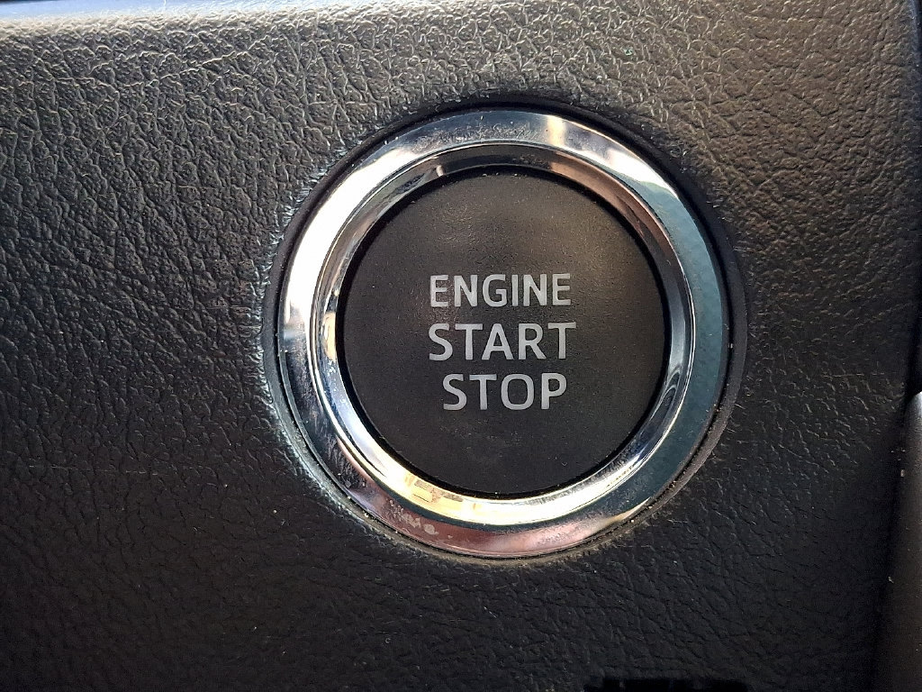Used 2022 Toyota 4Runner Limited AWD/4WD image 24