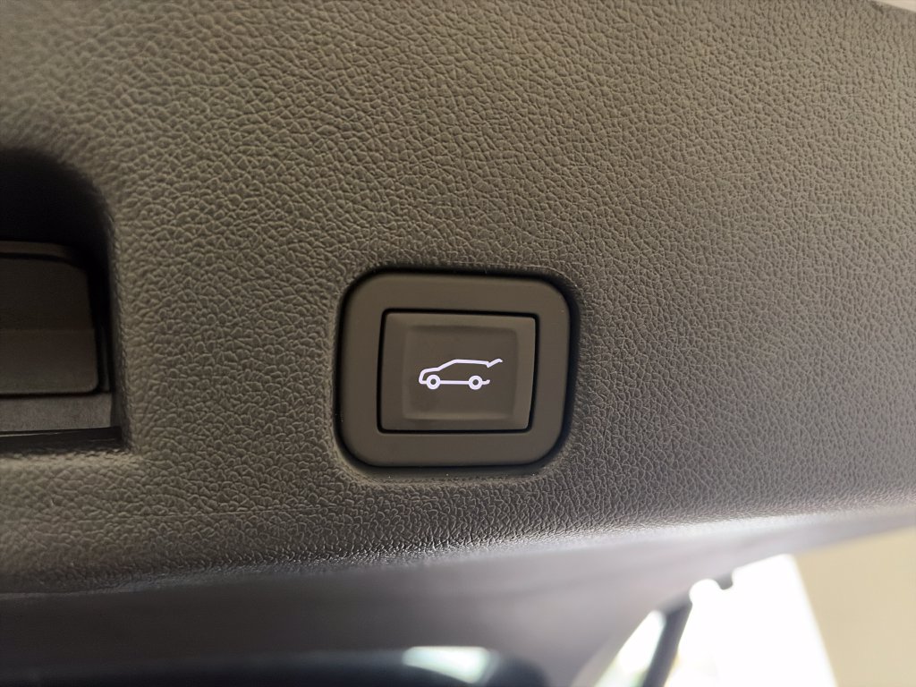 New 2026 Chevrolet Traverse Z71 w/ Driver Confidence Package AWD/4WD image 7