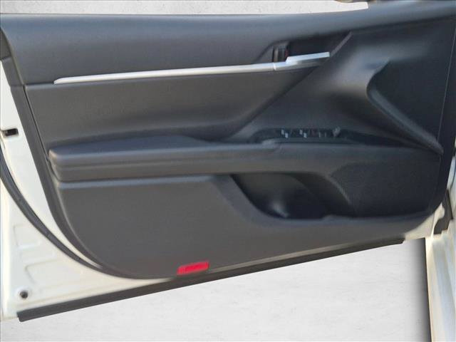 Certified 2020 Toyota Camry SE w/ Sunroof Package FWD image 8