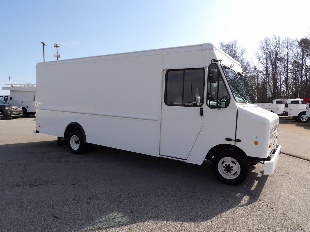 Used 2014 Ford E-350 and Econoline 350 Super Duty w/ A/C Prep Package RWD image 10