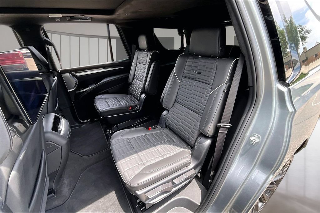 Certified 2025 Cadillac Escalade V AWD/4WD image 28