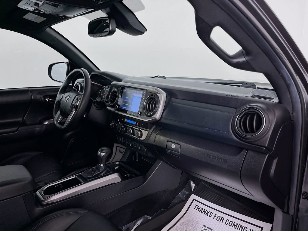 Used 2022 Toyota Tacoma Limited image 32