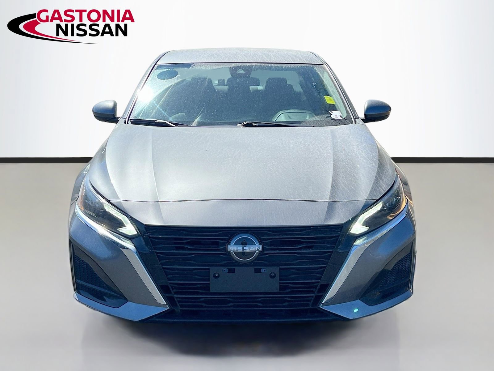 Used 2023 Nissan Altima 2.5 SV FWD image 2