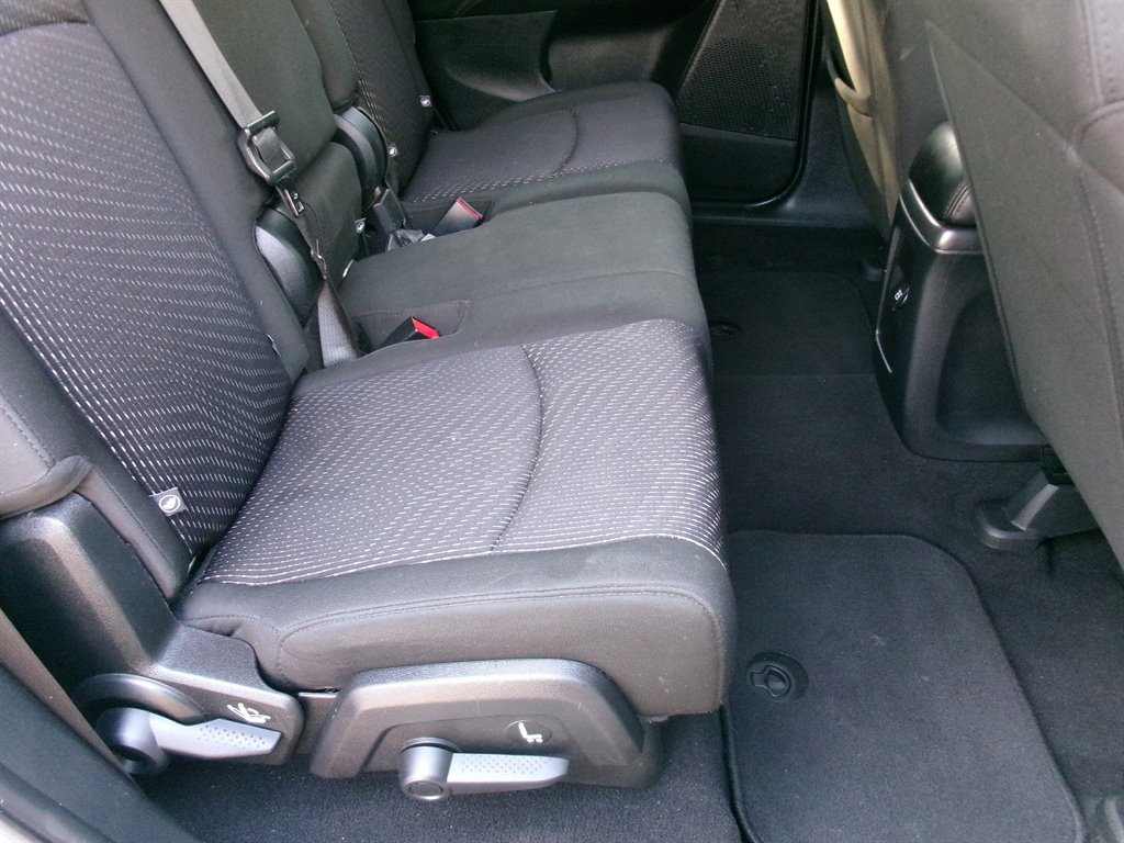 Used 2019 Dodge Journey SE w/ Connectivity Group FWD image 24