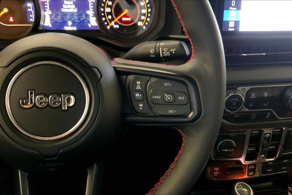 Used 2024 Jeep Wrangler Unlimited Rubicon w/ Technology Group AWD/4WD image 18