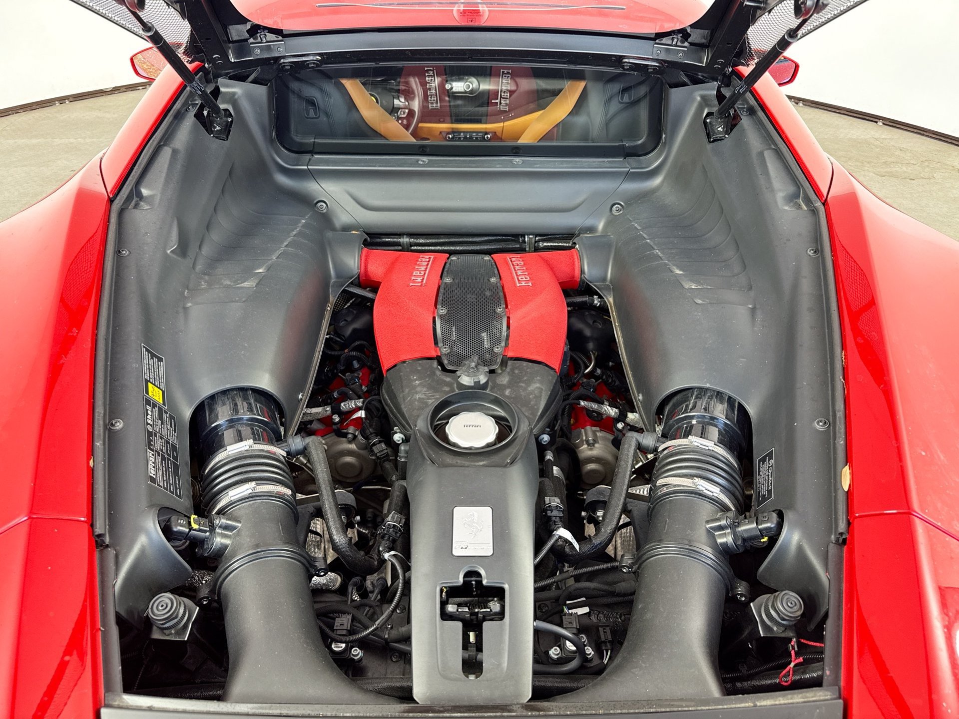 Certified 2020 Ferrari F8 Tributo RWD image 25