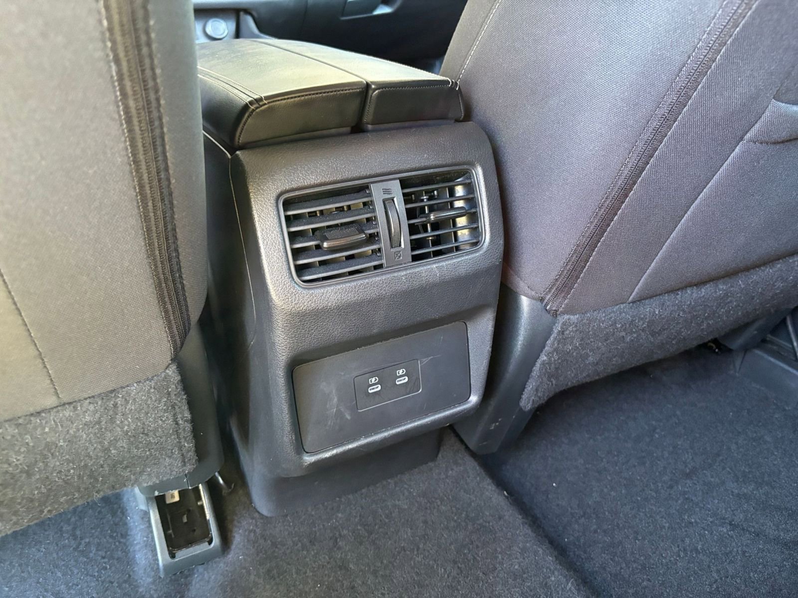 Used 2025 Nissan Rogue SV FWD image 24