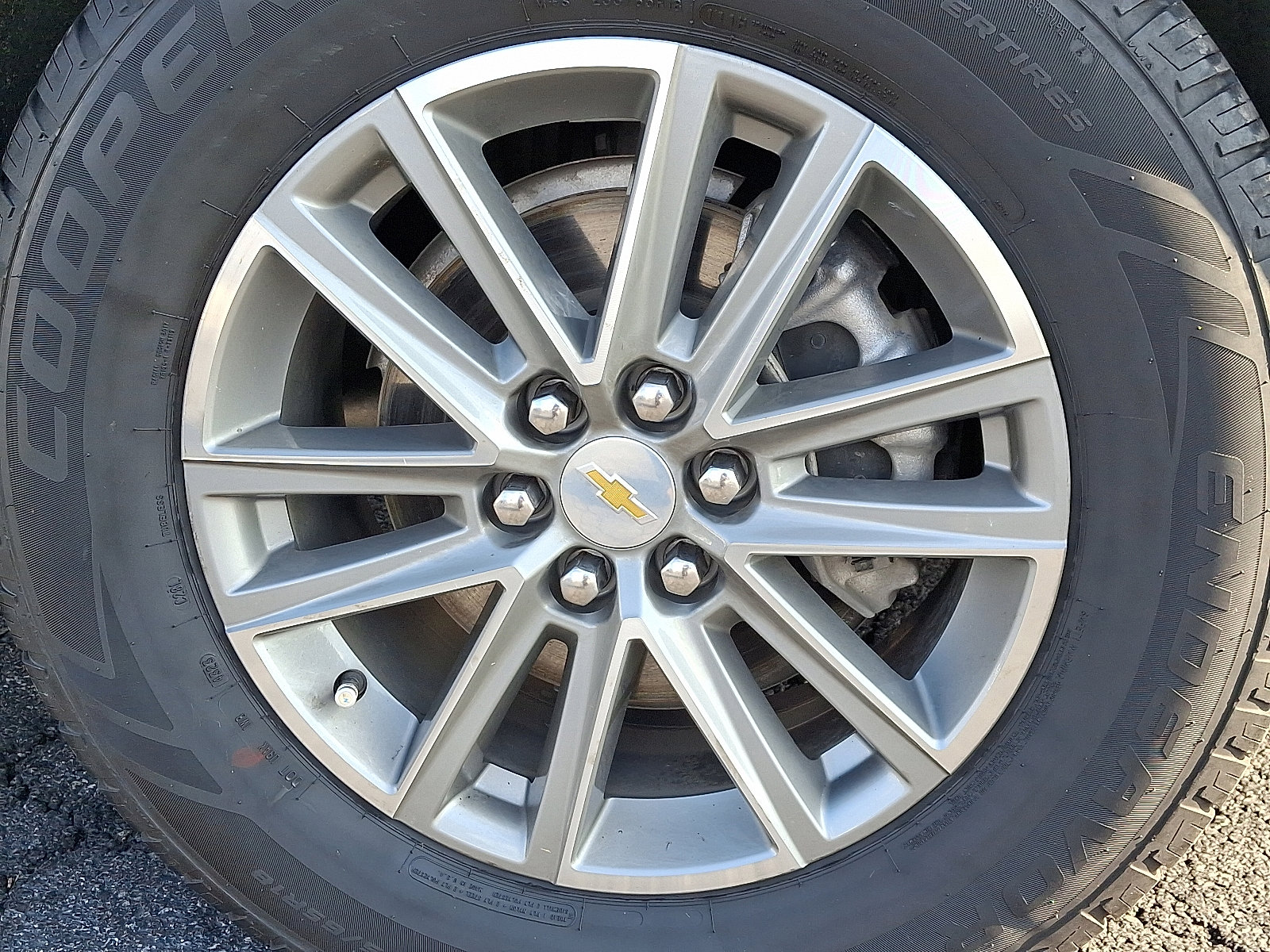 Used 2023 Chevrolet Traverse LT w/ LPO, Floor Liner Package image 8