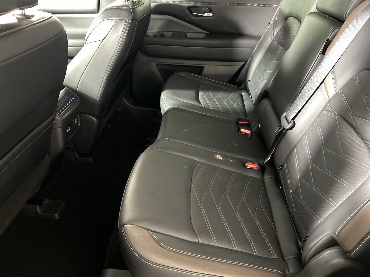 Used 2023 Nissan Pathfinder Platinum w/ Cargo Package AWD/4WD image 24