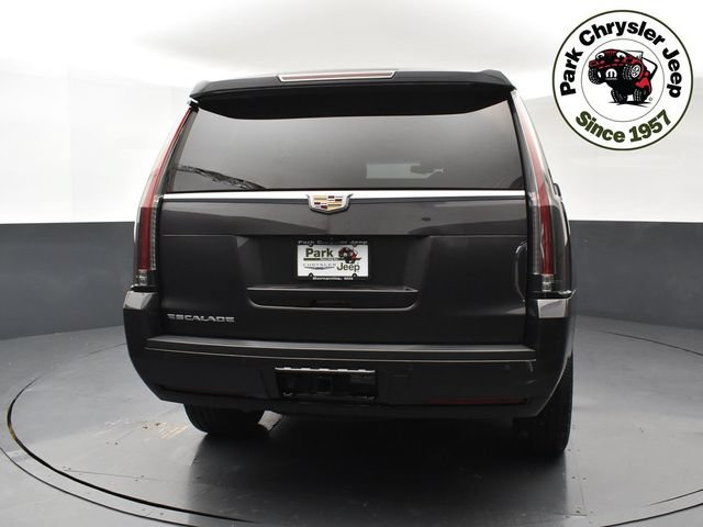 Used 2018 Cadillac Escalade Luxury AWD/4WD image 5
