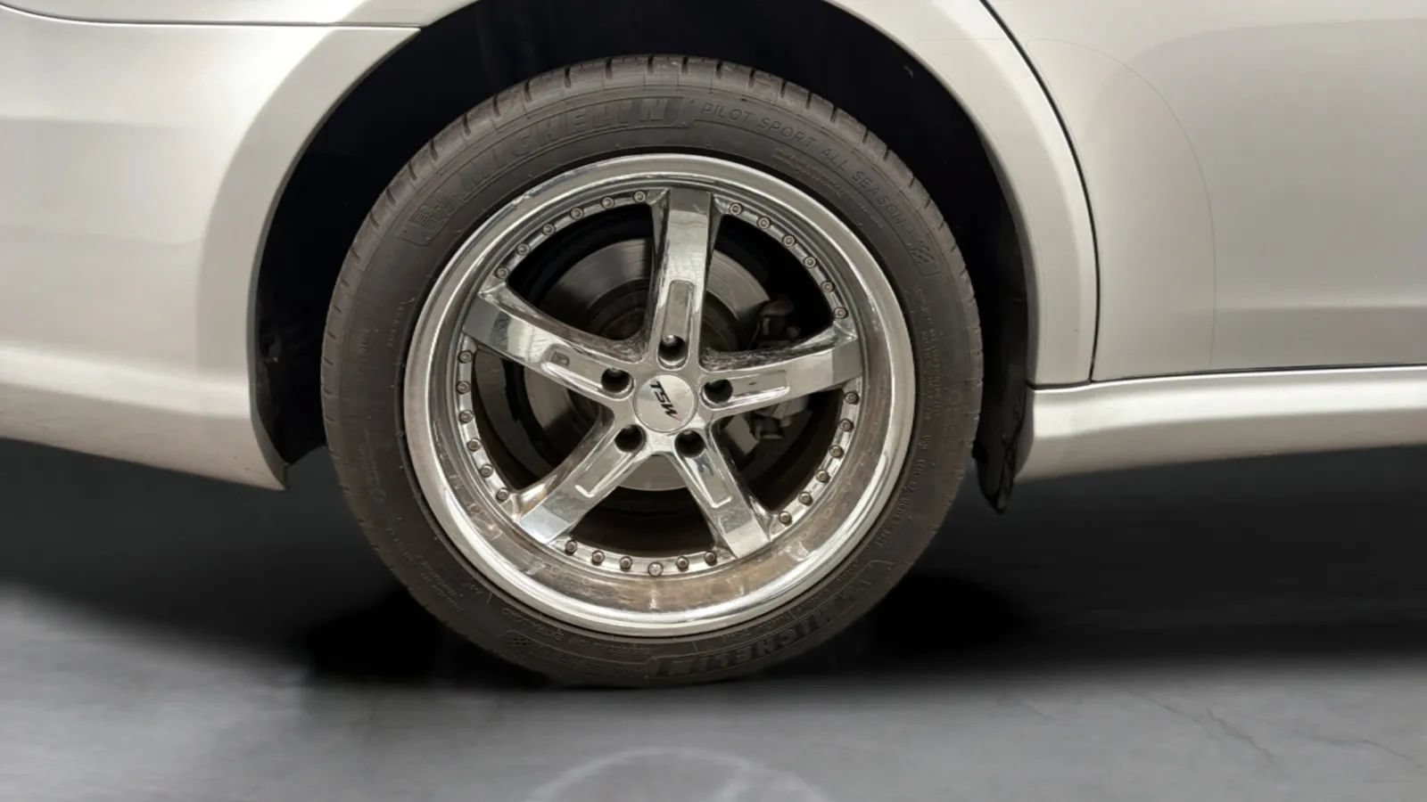 Used 2008 Mercedes-Benz CLS 550 image 24