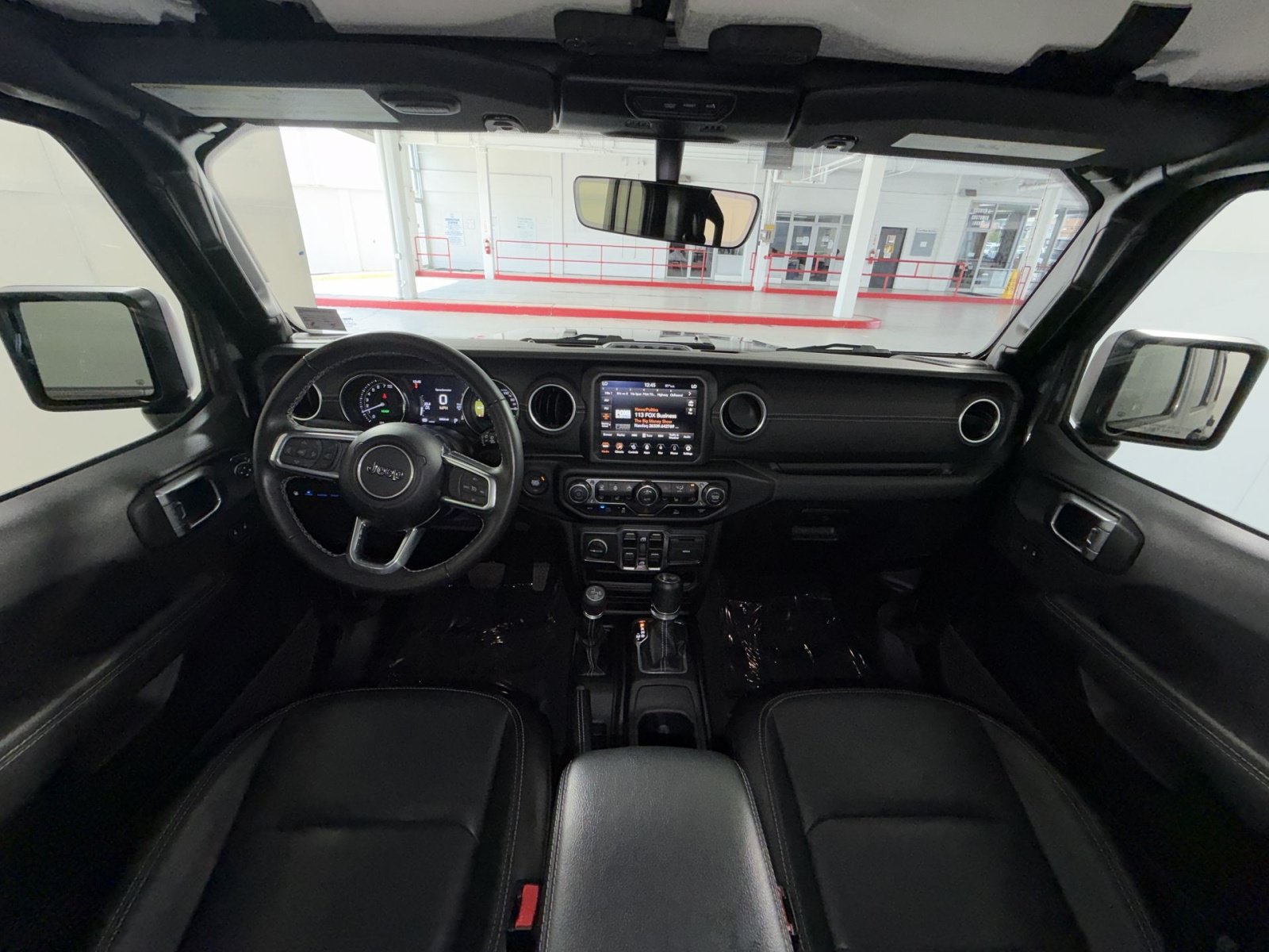 Used 2023 Jeep Wrangler Unlimited Sahara w/ Cold Weather Group AWD/4WD image 23