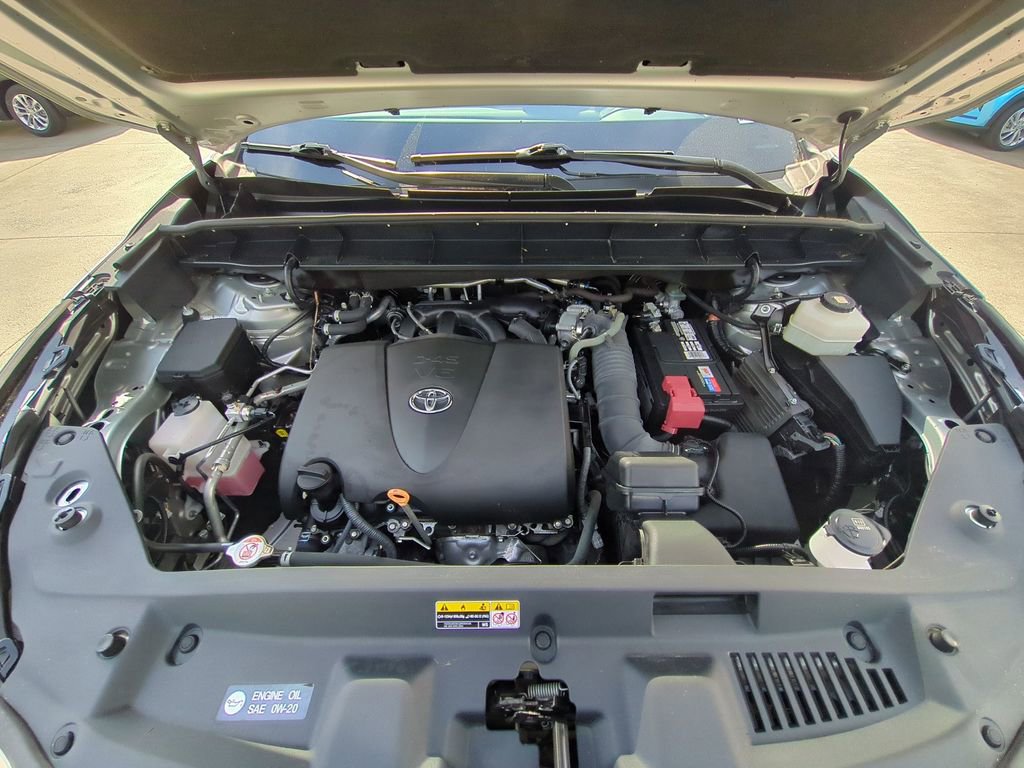 Used 2020 Toyota Highlander XLE image 38