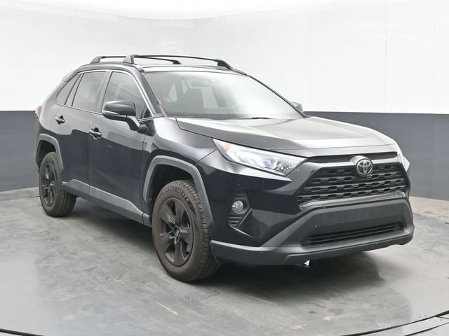 Used 2021 Toyota RAV4 XLE FWD image 2