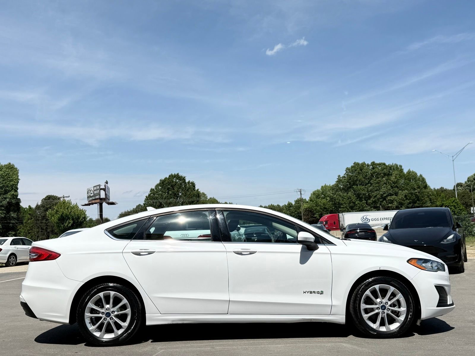 Used 2019 Ford Fusion SE FWD image 6