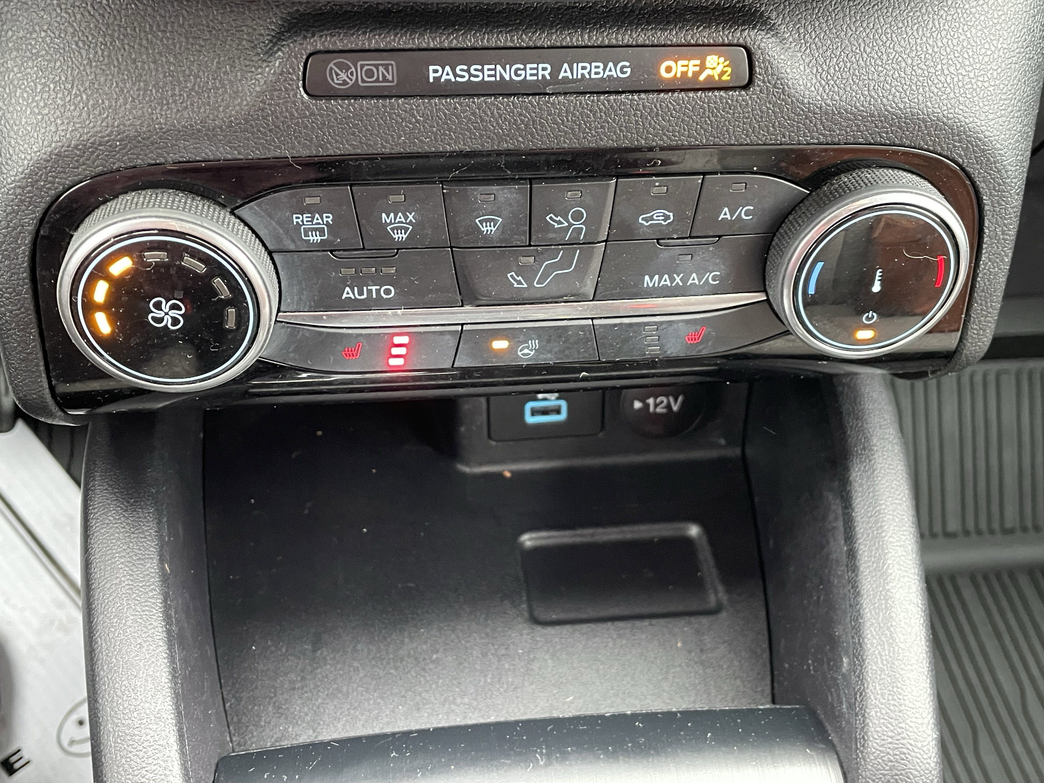 Used 2022 Ford Escape SE w/ Cold Weather Package image 25