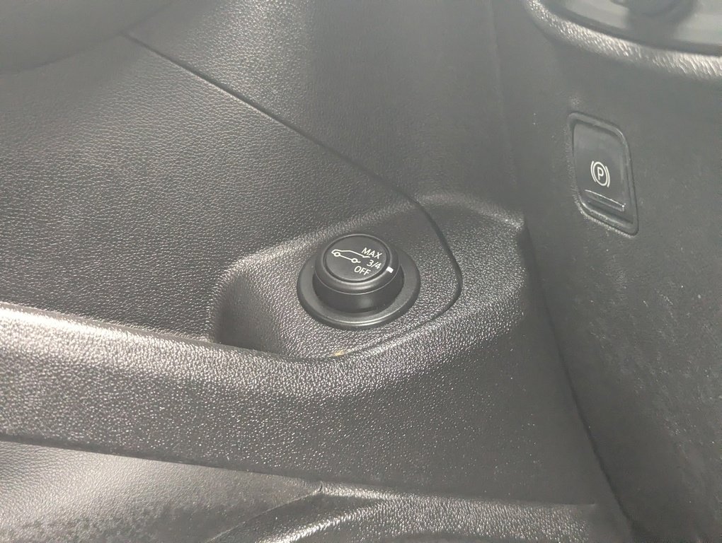 Used 2021 GMC Terrain SLE w/ Driver Convenience Package image 31