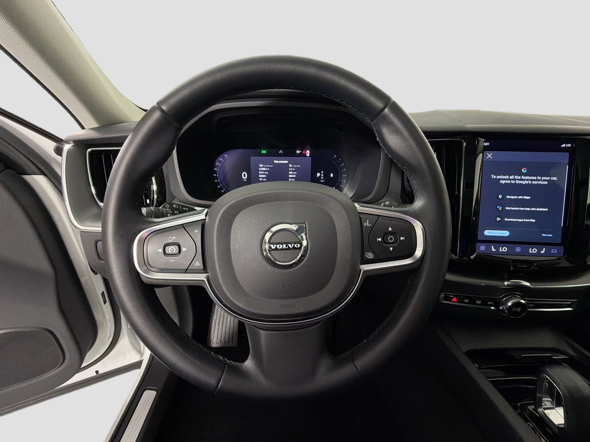 Certified 2023 Volvo XC60 B5 Core w/ Protection Package Premier image 12