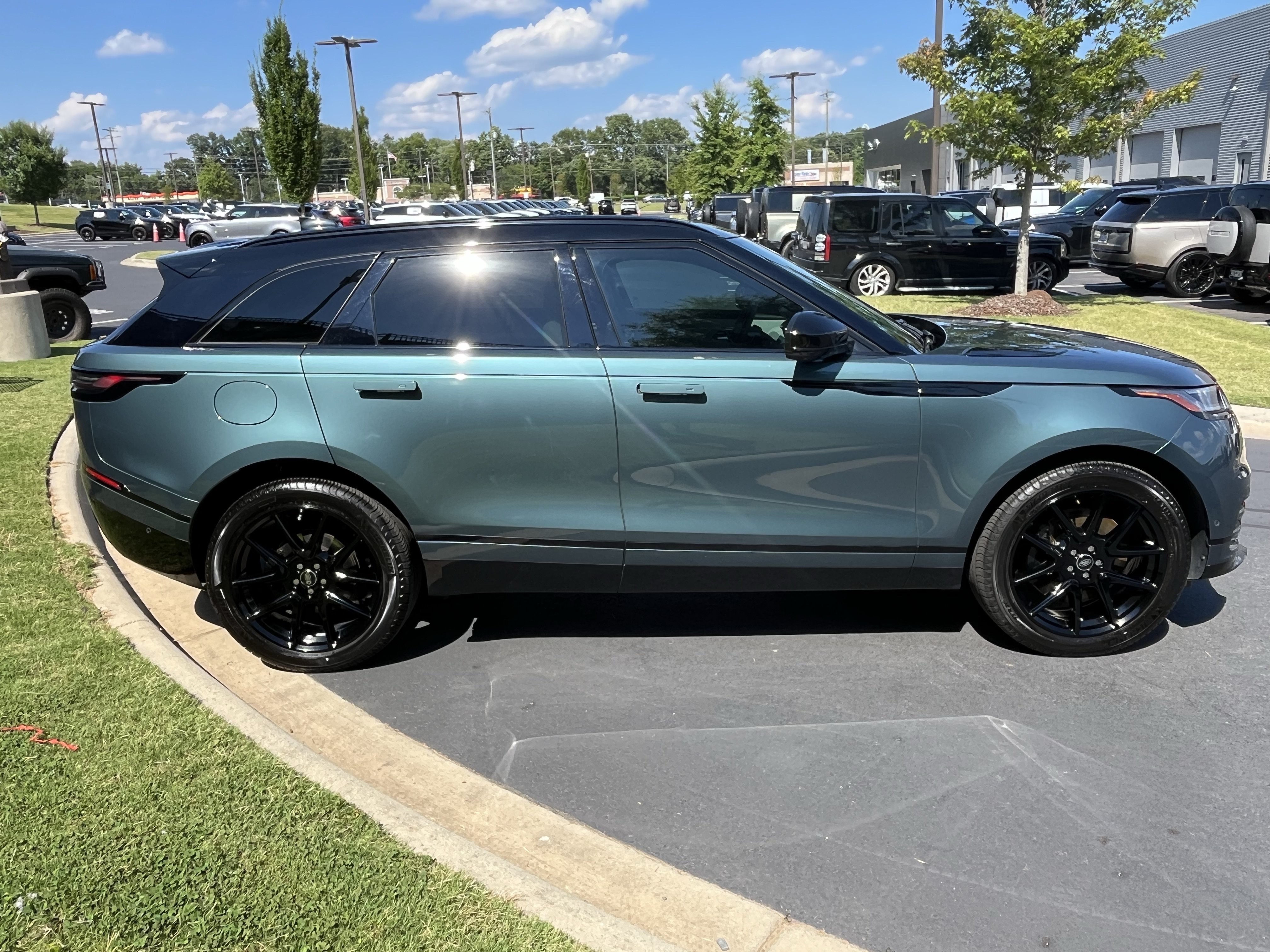 Certified 2026 Land Rover Range Rover Velar Dynamic SE AWD/4WD image 8