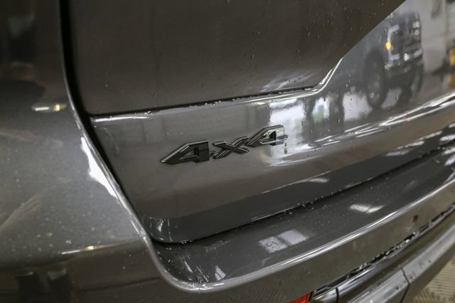 Used 2023 Jeep Grand Cherokee Altitude AWD/4WD image 10