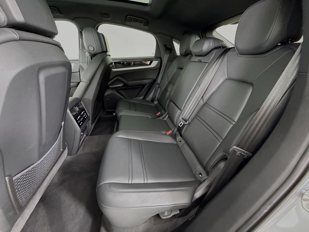 Certified 2026 Porsche Cayenne Coupe AWD/4WD image 24