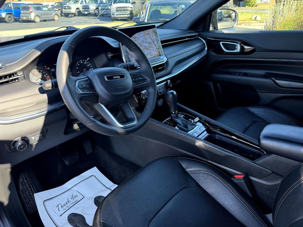 Used 2023 Jeep Compass Limited image 12